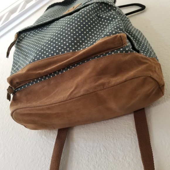 green and white polka dot backpack - Picture 4 of 10